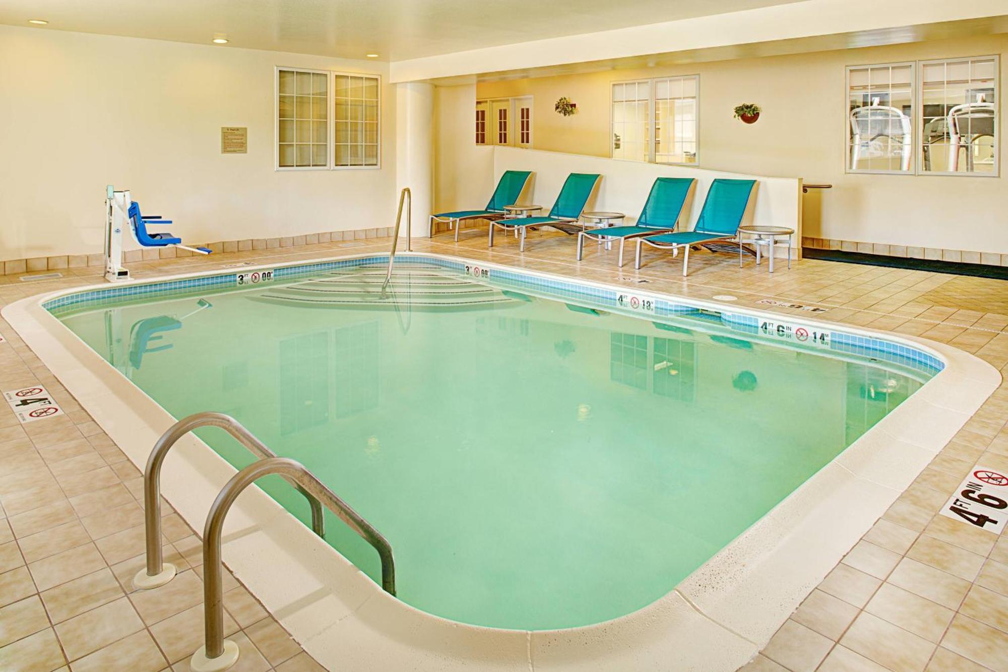 Towneplace Suites Manchester-Boston Regional Airport Exterior photo